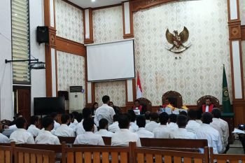 Kejati Bali tuntut 5 tahun penjara dua WNA India yang jadi otak jaringan judol global
