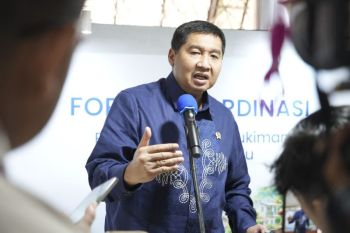 Minister calls for integrated approach to slum area rehabilitation