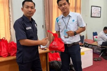 Sambut Hari Pelanggan Nasional, PLN UP2B Sumbagteng gelar donor darah bersama PMI