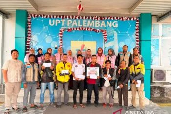 YBM dan Srikandi PLN UPT Palembang salurkan bantuan modal usaha bagi pengemudi Ojek Online