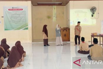 Santri kenal TOGA, Tim PkM Unbrah edukasi pemanfaatan tanaman obat untuk hidup sehat