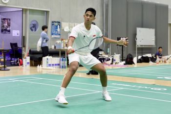 Alwi petik pelajaran berharga dari latih tanding bersama Kento Momota