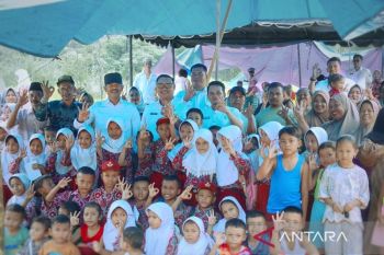 Peletakan batu pertama PAUD Bina Insani di Tanjung Mompang