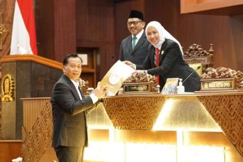 Fraksi Demokrat pertanyakan pelayanan dan pengelolaan transportasi publik