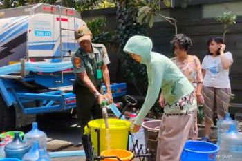 Pemkot Jaktim siapkan truk tangki untuk antisipasi krisis air bersih