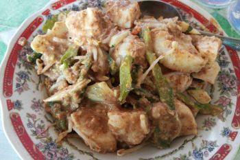 Sepiring rujak dan ingatan tentang kampung