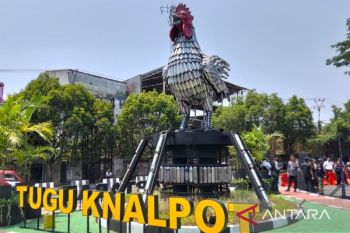 Unik! Polres Cianjur bangun Tugu Ayam Pelung dari ratusan knalpot bising hasil razia