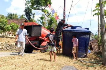 Pemkab Bantul mendistribusikan 2,85 juta liter air bersih selama musim kemarau