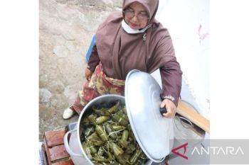 Pemkot Sawahlunto lestarikan lamang tungkek lewat edukasi memasak