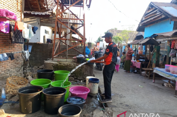 Dompu tambah jumlah tangki air atasi kekeringan