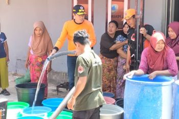 BPBD Lombok Timur mengintensifkan penyaluran bantuan air bersih