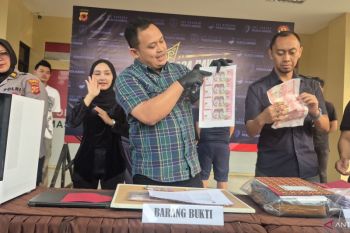 Polresta Bandung bongkar rumah produksi uang palsu Rp1 miliar di Ciparay