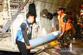 Hercules delivers firefighting supplies to South Kalimantan