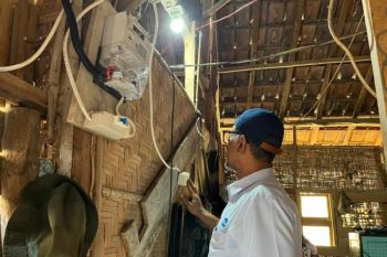 PLN UP3 Sumbawa hadirkan bantuan penyambungan listrik bagi masyarakat