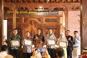 Hari Pelanggan Nasional, PLN UID Yogyakarta raih apresiasi TJSL dari Pemkab Bantul