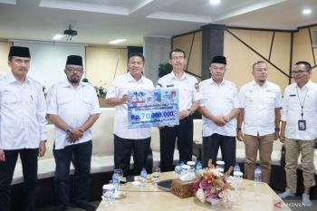 Pemkot Bukittinggi salurkan donasi dan bantuan keuangan khusus untuk NTT