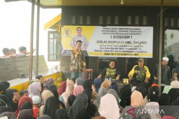 Ketua DPRD Kalsel sambil sosper ingatkan bahaya karhutla