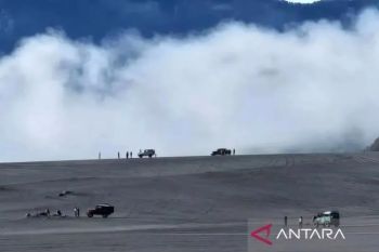Mount Bromo to reopen to tourists after fireextinguished