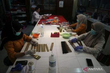 Museum NTB merawat artefak naskah kuno lembar demi lembar
