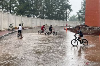 Hujan deras guyur Cibinong usai Bupati bersama ribuan masyarakat Bogor gelar Shalat Istisqa