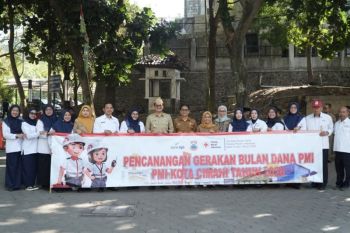 Pemkot Cimahi menargetkan himpun dana Bulan Dana PMI mencapai Rp395,29 juta