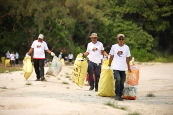 Bintan Resorts ajak masyarakat jaga kelestarian pesisir melalui aksi bersih pantai