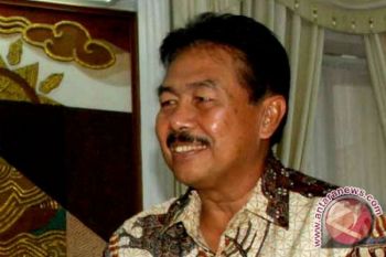 Mantan Gubernur Jawa Barat Danny Setiawan meninggal dunia