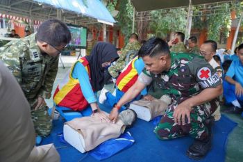 Kodam Palaka Wira bekali pelajar di Palu keterampilan bantuan hidup dasar