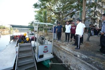 Pemkot Makassar bersih-bersih Pantai Losari peringati WCD
