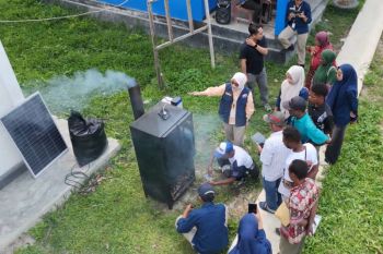 Tim Ekspedisi Unhas kenalkan "smart solar biomass" ke petani pala Fakfak