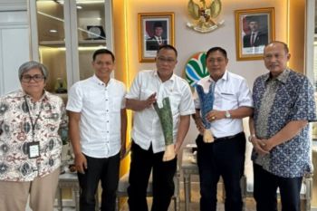 Minister support recycled plastic waste as prosthetic leg initiative