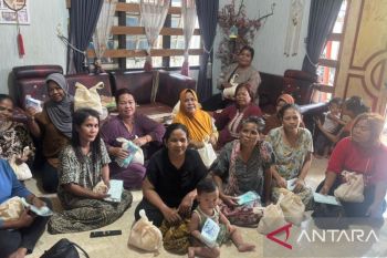 PNM Jambi salurkan masker dan sembako untuk nasabah terdampak asap karhutla