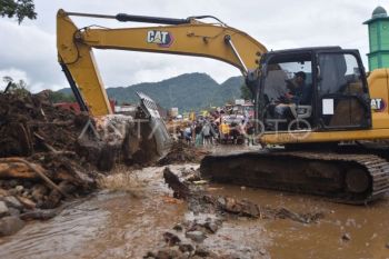 Dampak banjir bandang di Solok
