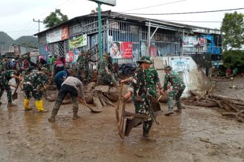 TNI dikerahkan tangani bencana banjir bandang di Solok