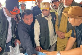Sejumlah ASN Solok kerja dari rumah setelah kantor tertimbun banjir