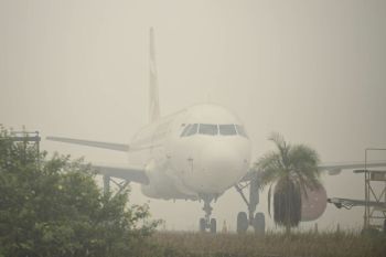 Bandara Tjilik Riwut tetap beroperasi saat maskapai hentikan sementara aktivitas penerbangan