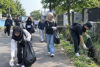 Cukup bawa 10 botol plastik, Warga Bandung bisa ikut Fun Walk Bank Sampah Bersinar