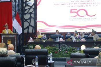 Lapsus- Wali Kota sampaikan pidato harjad ke-500 Banjarmasin pada rapat paripurna dewan