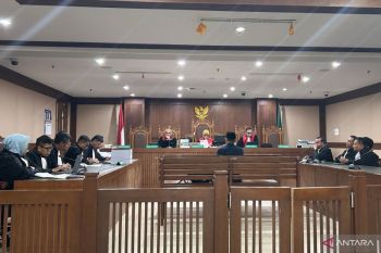 Eks Ketua Ombudsman dituntut 5,5 tahun penjara dalam kasus suap nikel