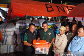 Pemkab Padang Pariaman salurkan bantuan bencana ke Kabupaten Solok