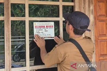 19 ribu rumah penerima bansos di HST ditempeli stiker keluarga miskin