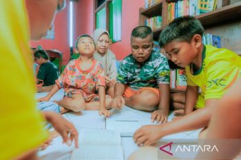 Rumah baca Harita Nickel mendorong literasi anak di Pulau Obi