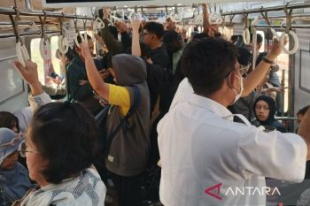KAI fokus memperbaiki sarana prasarana KRL Rangkasbitung Line