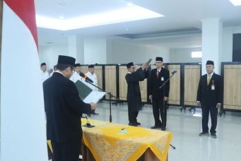 Dua pejabat Baru UIN Walisongo dilantik, Rektor: Jadilah bagian dari solusi