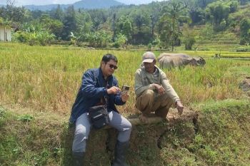 Menembus pegunungan Garut Selatan, Mantri BRI setia layani warga