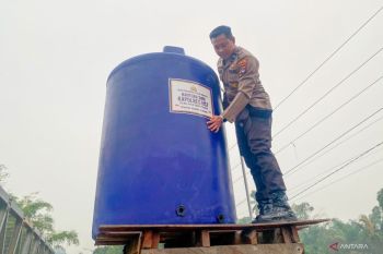 Polres HST pasang tandon air bantu penuhi kebutuhan air warga Bulayak