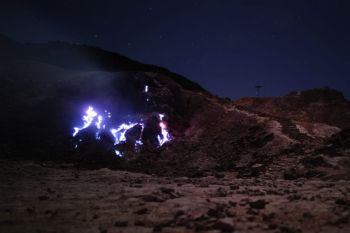 Fenomena Blue Fire Papandayan, BPBD Garut: Tim Geologi tengah analisis