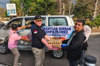 PWI NTT menyalurkan bantuan bagi puluhan wartawan terdampak gempa