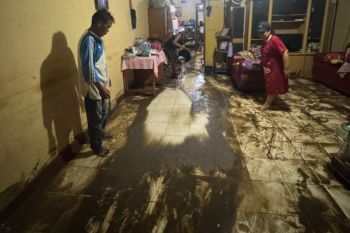 Hujan deras di Haranggaol Simalungun, empat rumah kebanjiran, satu rusak berat