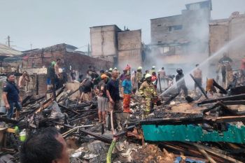 Puluhan rumah di Pademangan terbakar, 380 jiwa kehilangan tempat tinggal